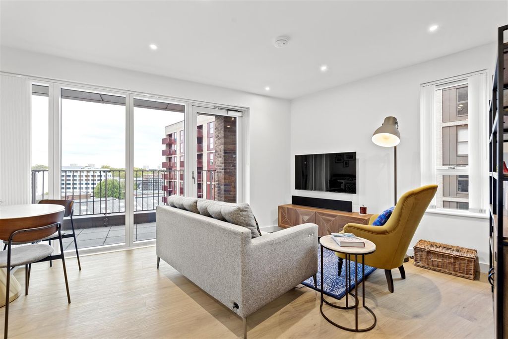 Property photo 3 of 18