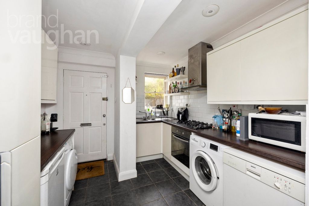 Property photo 3 of 19 Picture No. 12