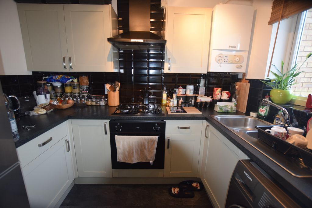 Property photo 2 of 10 Photo 02