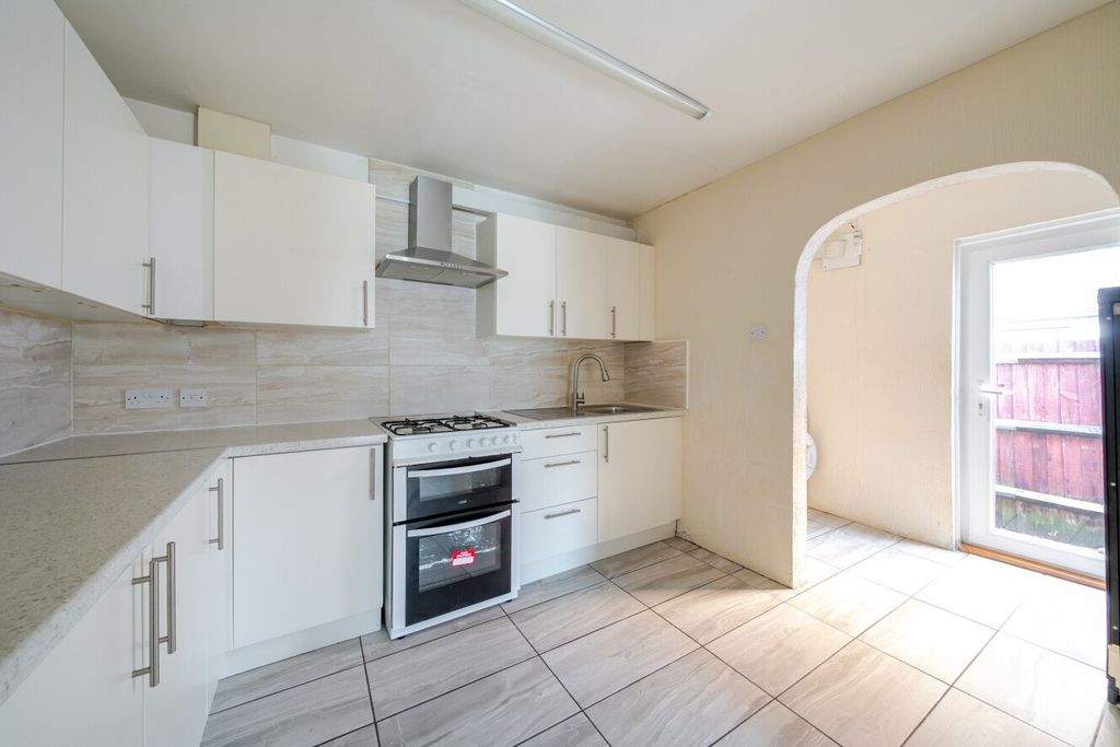 Property photo 2 of 17 Picture No. 03