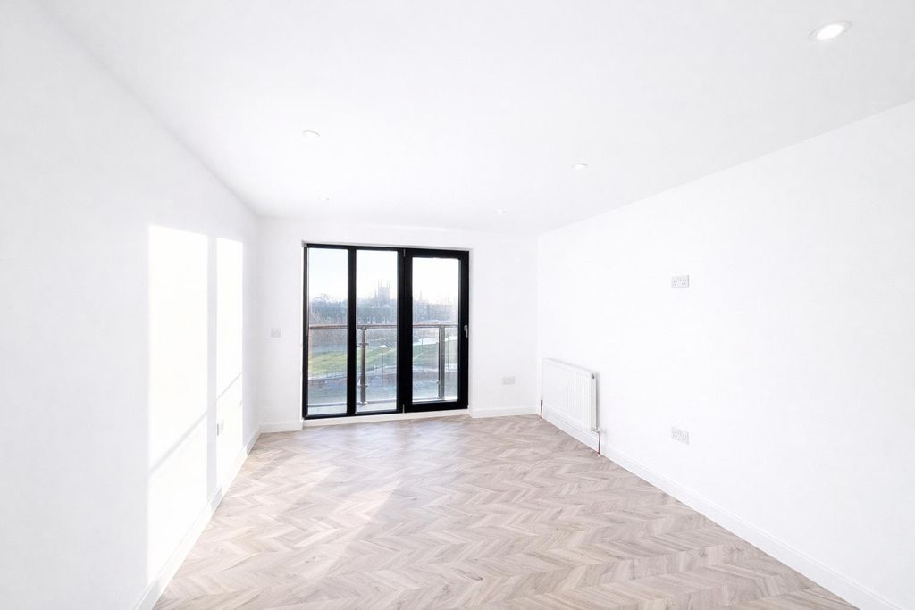 Property photo 3 of 9 5.Png