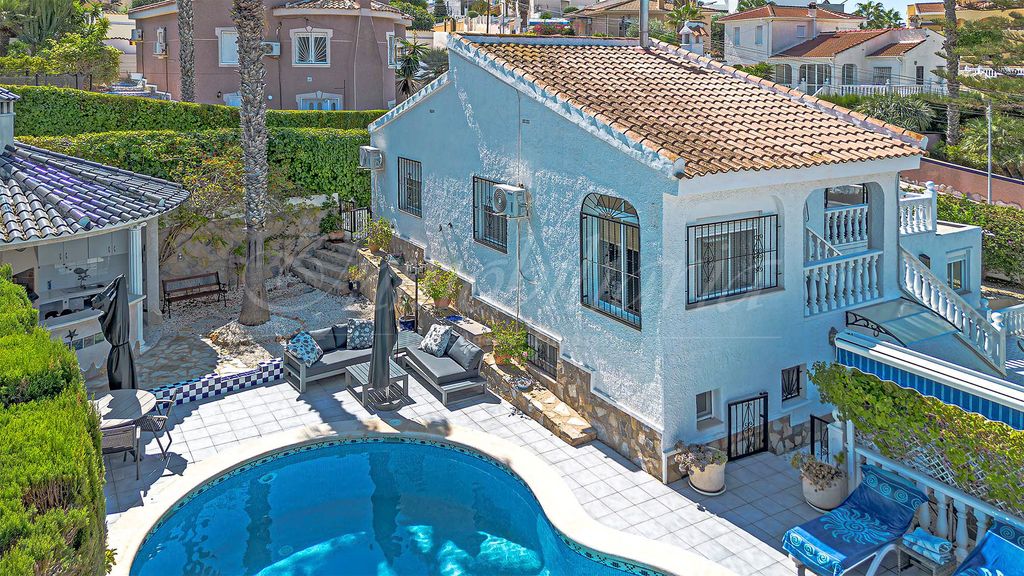 Property photo 1 of 52