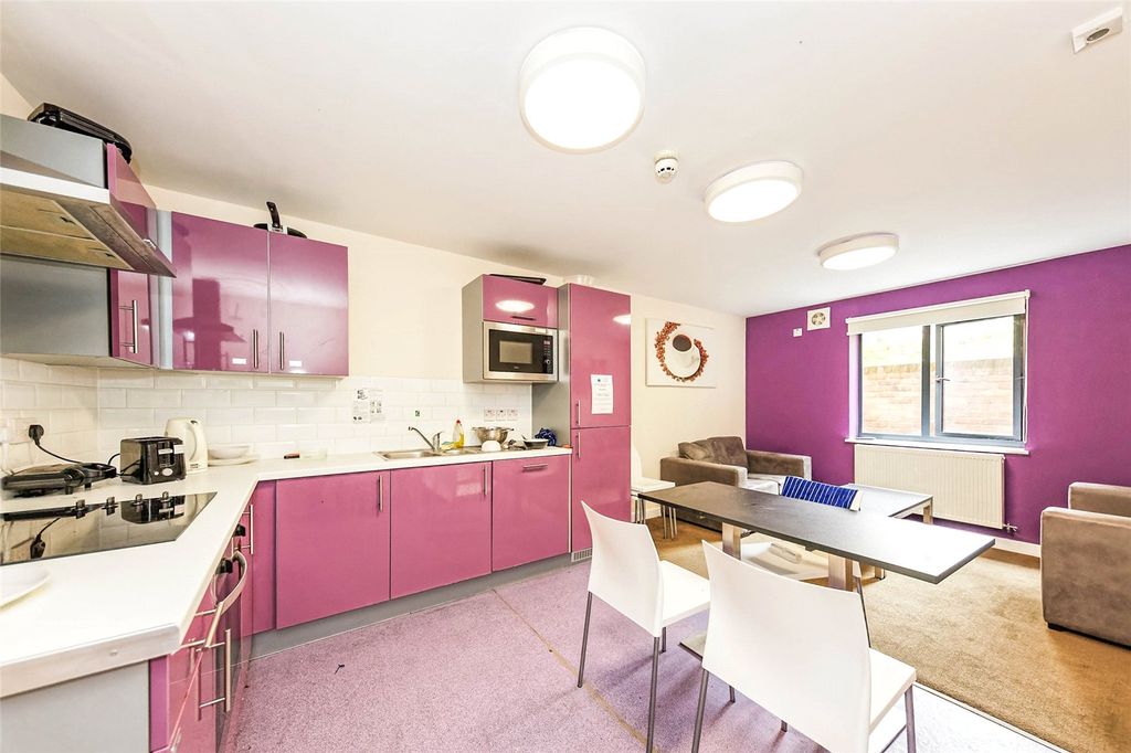 Property photo 3 of 13 Picture No. 02