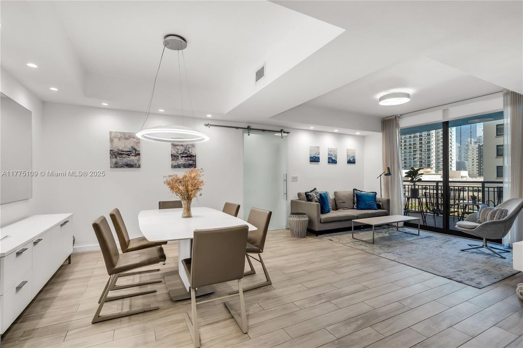 Property photo 2 of 43 <Alttext/>