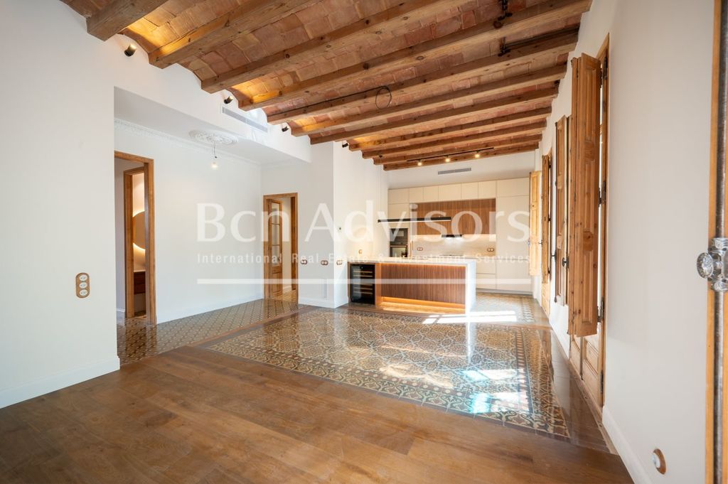 Property photo 1 of 32 Magnificent And Bright, Brand-New Flat With Original Features In The Eixample