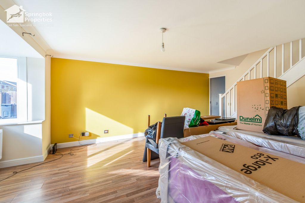 Property photo 3 of 16 Image 2