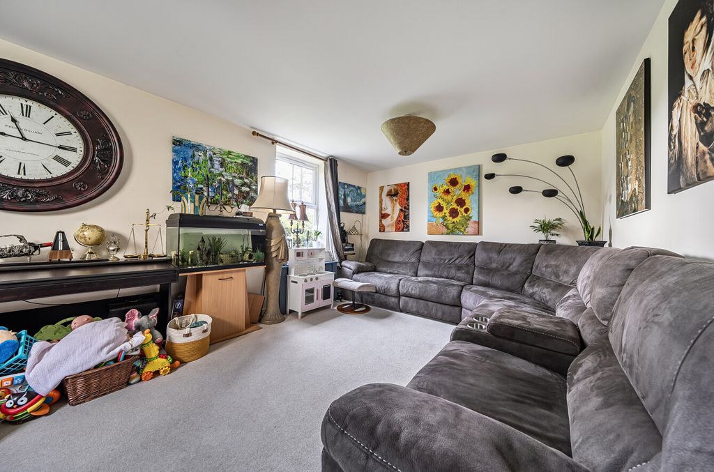 Property photo 2 of 20 1410338-8-698F0F6...