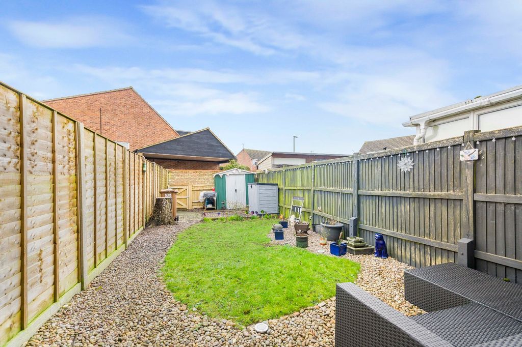 Property photo 2 of 11 Garden
