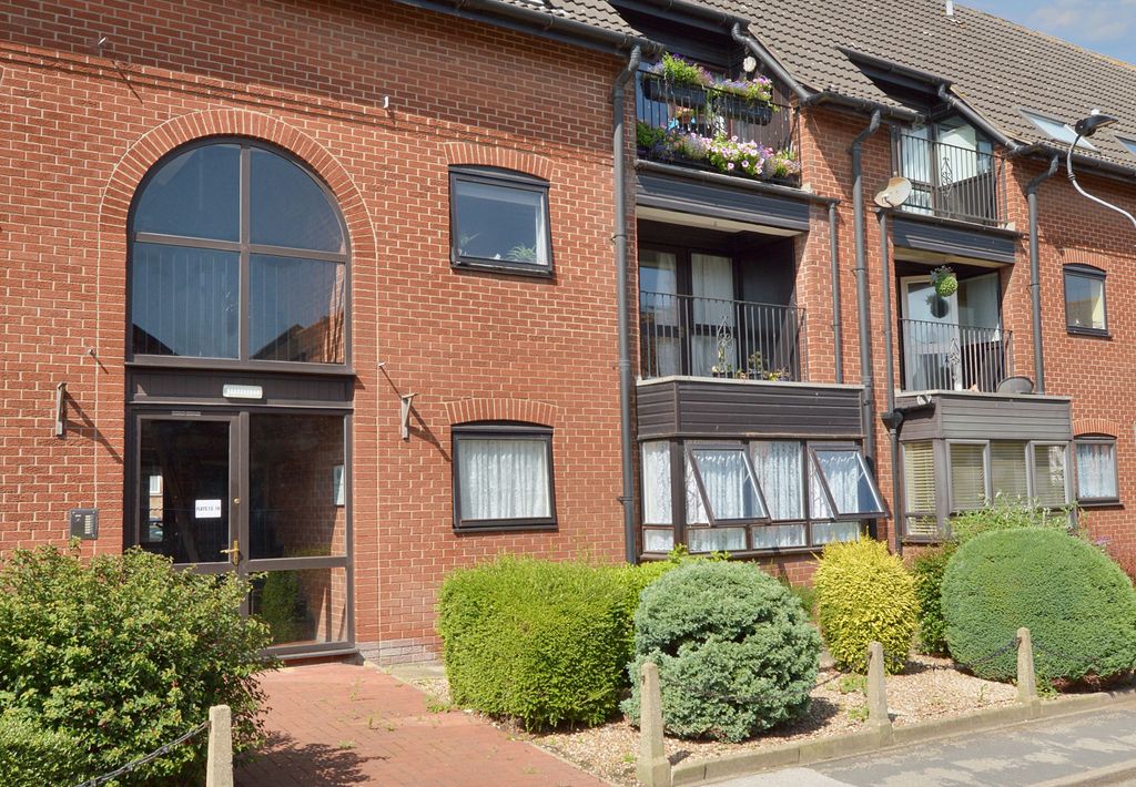 Property photo 1 of 15