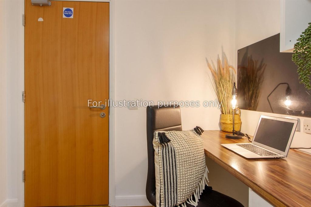 Property photo 2 of 25
