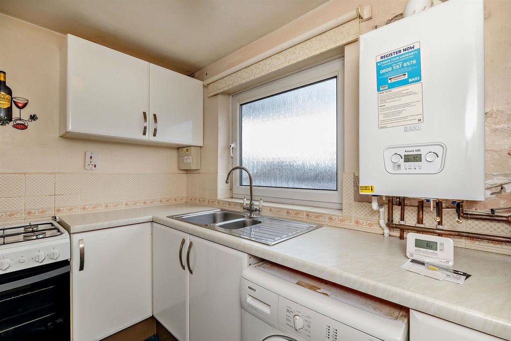 Property photo 2 of 11