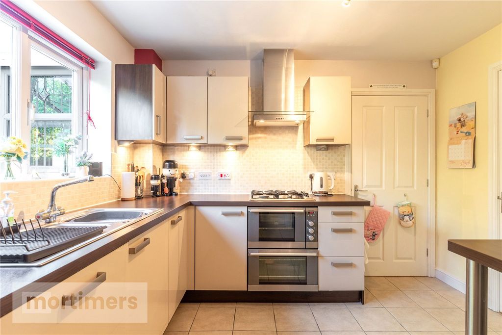 Property photo 2 of 27 Kitchen