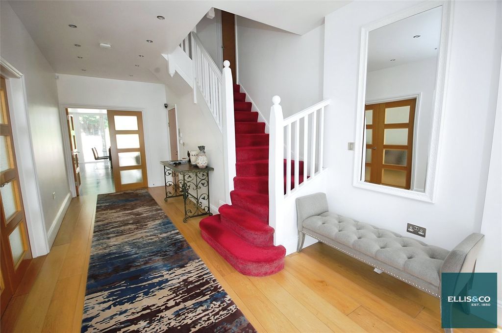 Property photo 1 of 17 Picture No. 24