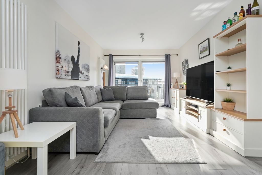 Property photo 2 of 17 Property Image 4