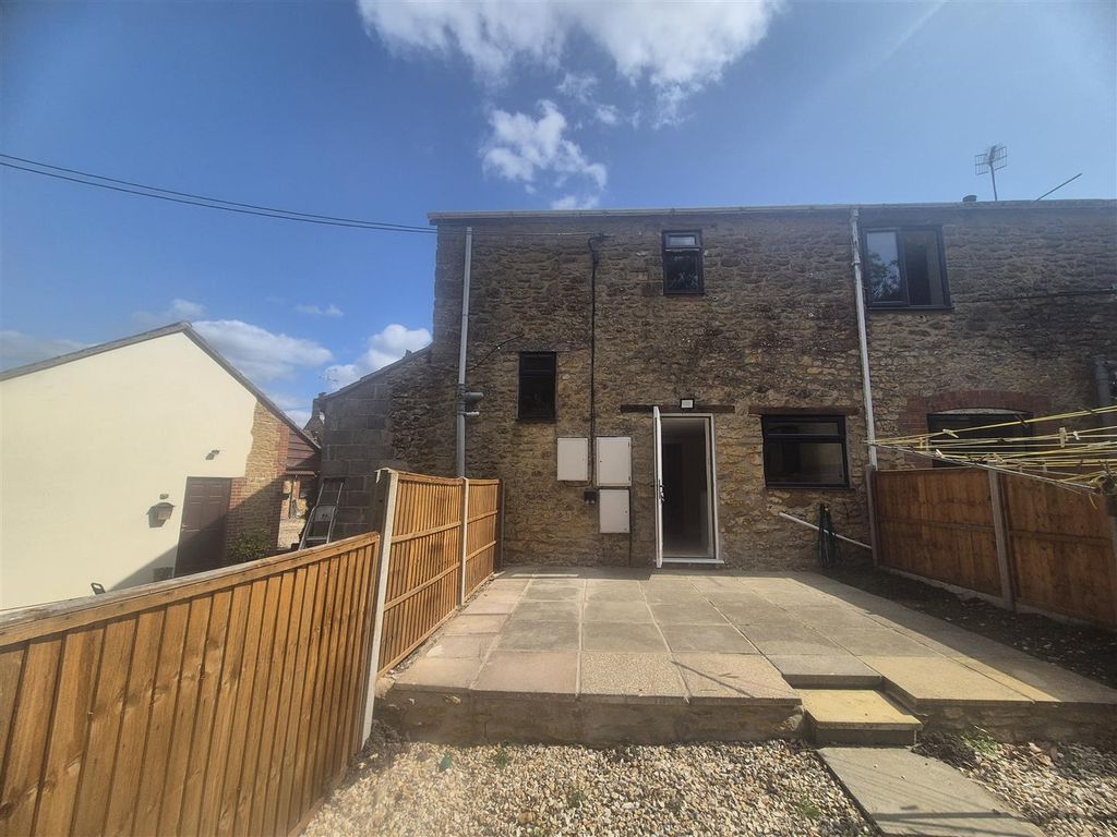 Property photo 2 of 10