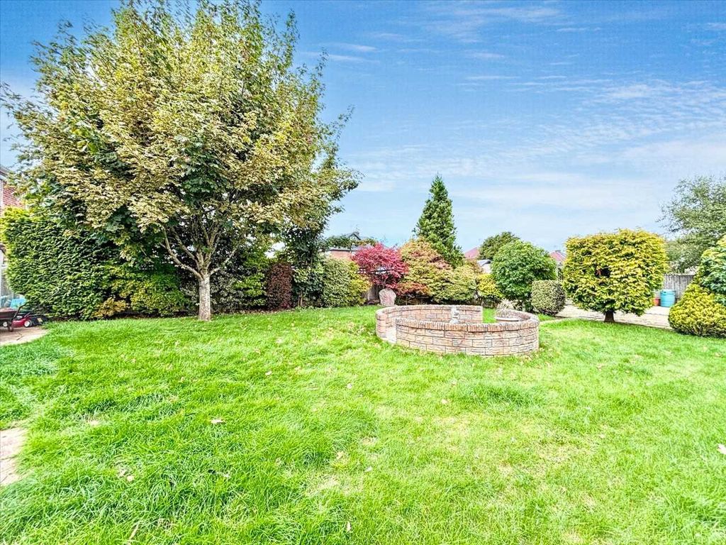 Property photo 3 of 25