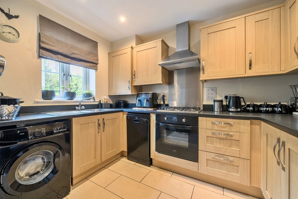 Property photo 3 of 14 Picture No. 24
