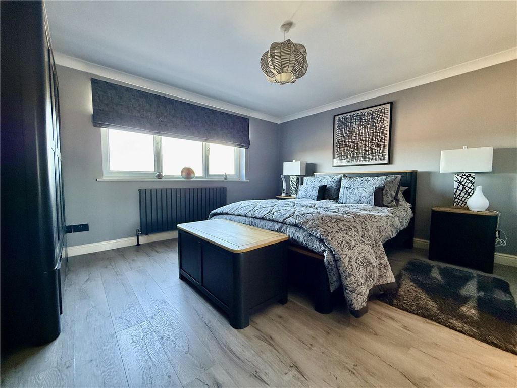 Additional image 7 of 3 bed flat for saleSouth Marine Drive, Bridlington, East Yorkshire YO15