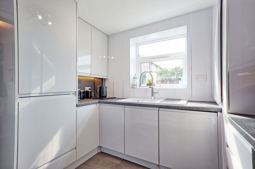 Property photo 2 of 18 Picture No. 17