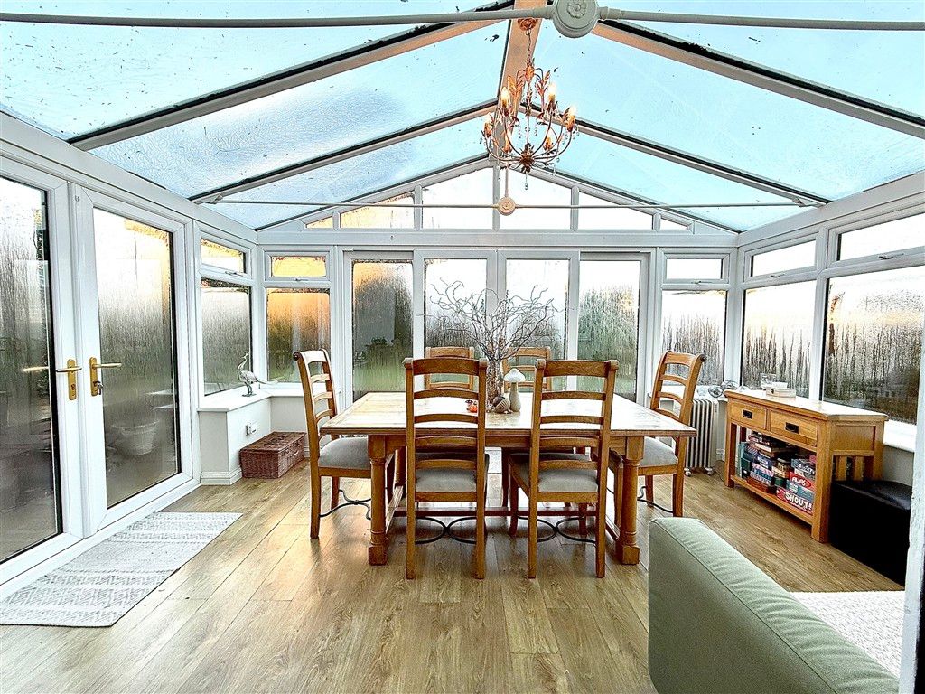 Property photo 2 of 10 Conservatory