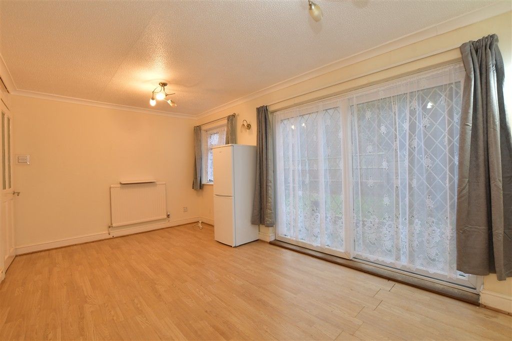 Property photo 3 of 9 Lounge/Dining Room