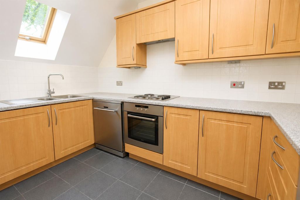 Property photo 2 of 12 Kitchen