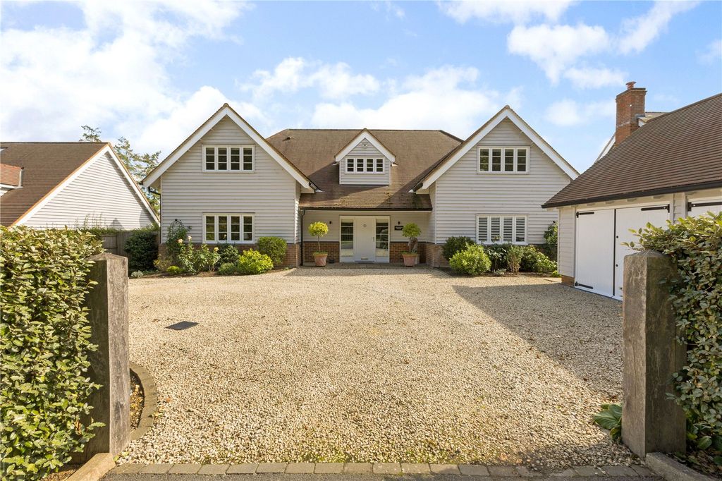 Property photo 1 of 19 Front