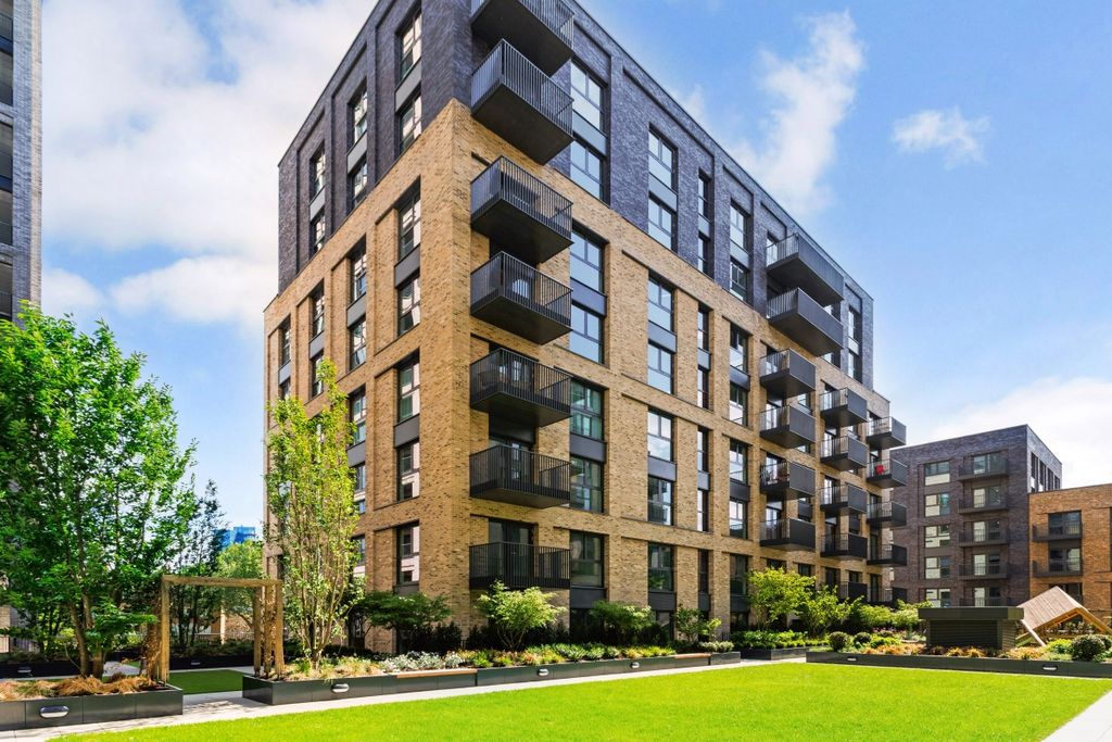 Property photo 1 of 4 Azure Apartments