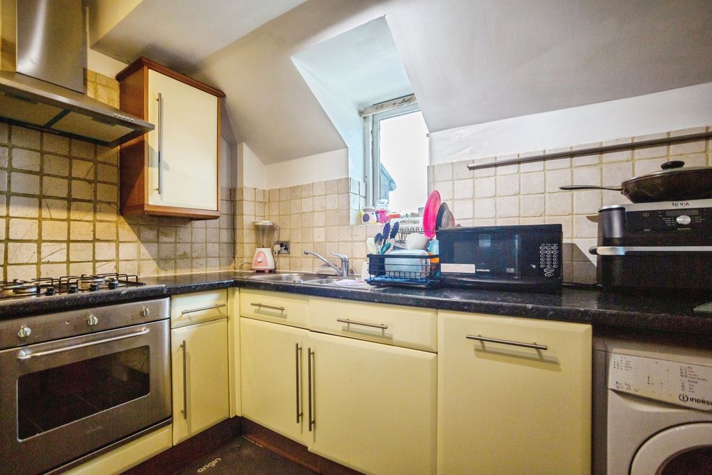 Property photo 3 of 13 Kitchen