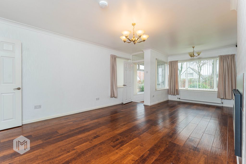 Property photo 2 of 22 Picture No. 04