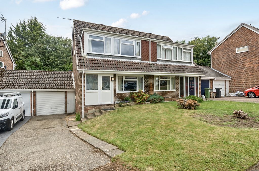 Property photo 1 of 12 1305291-17-684313...