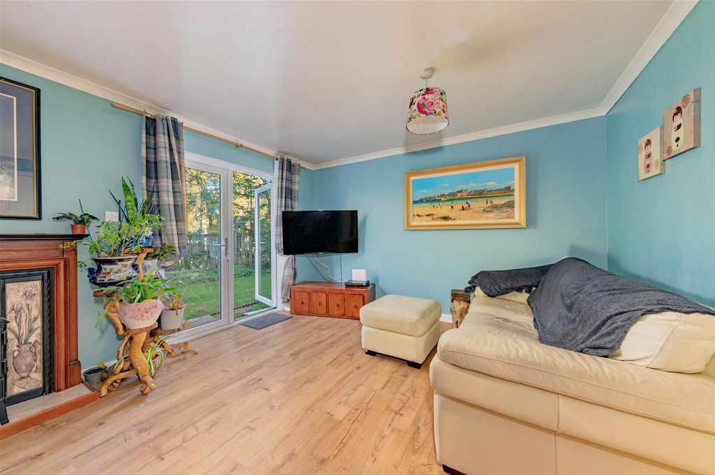 Property photo 3 of 16 13 Harestane Grove Dundee-7.Jpg