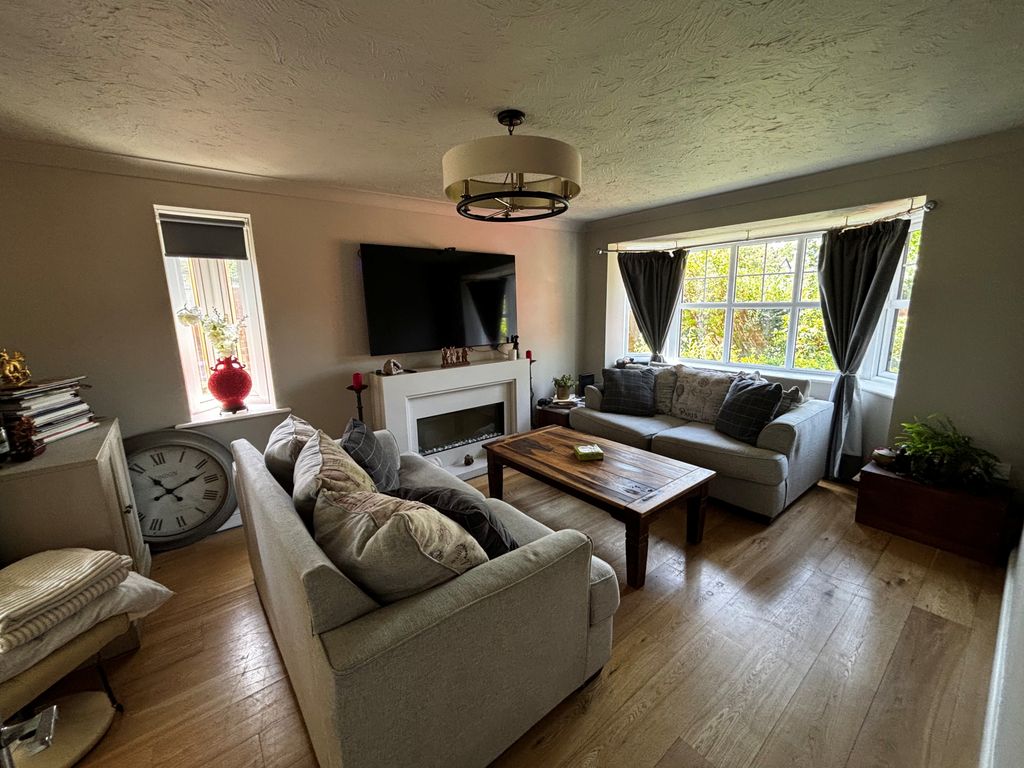 Property photo 2 of 12