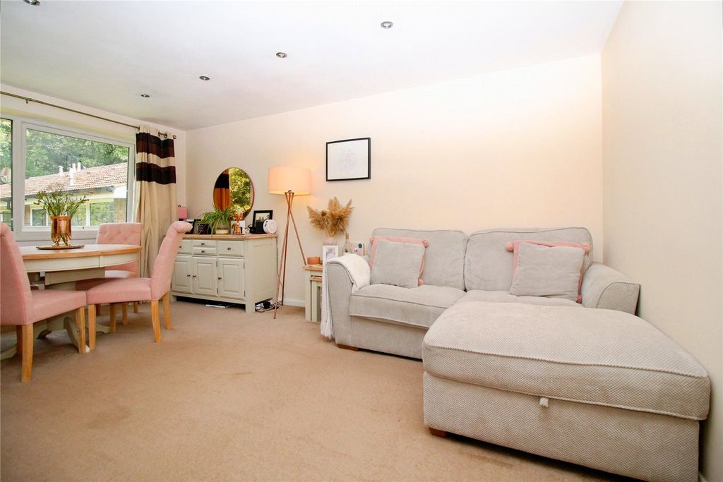 Property photo 2 of 8 Picture No. 06