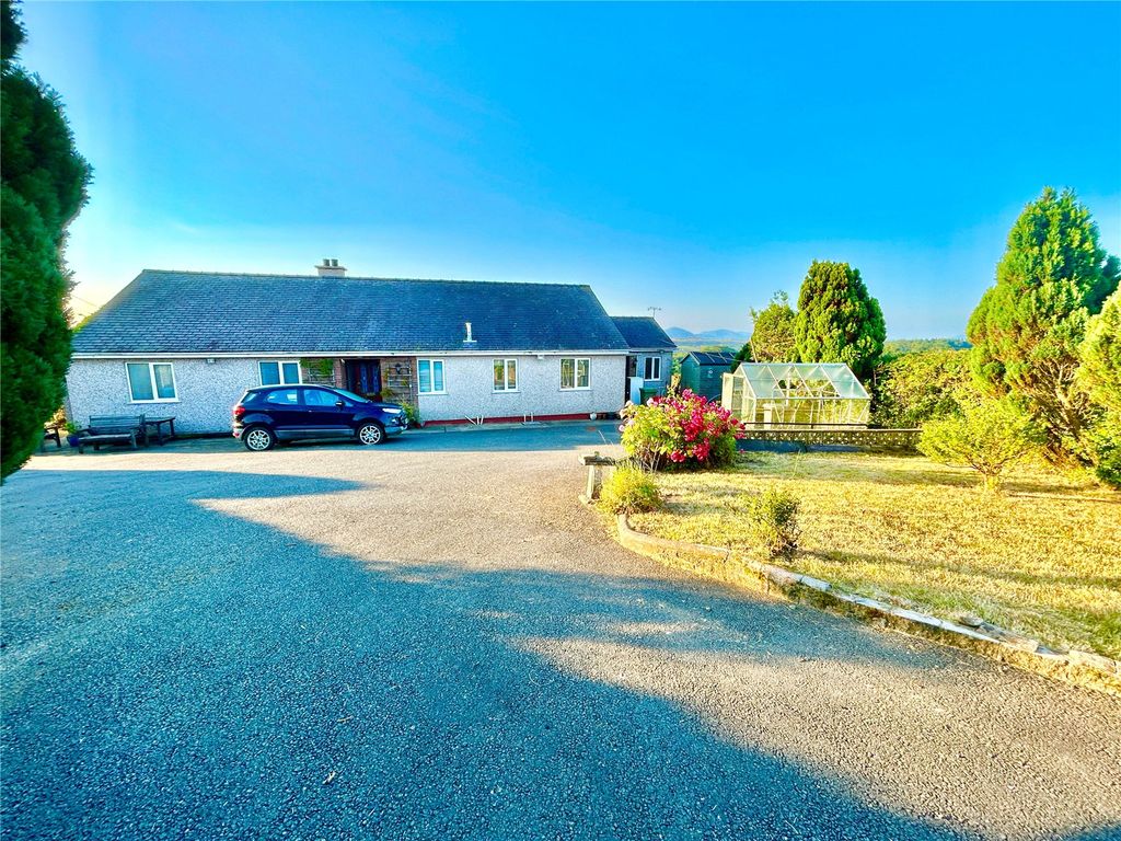 Property photo 1 of 33 Picture No. 32