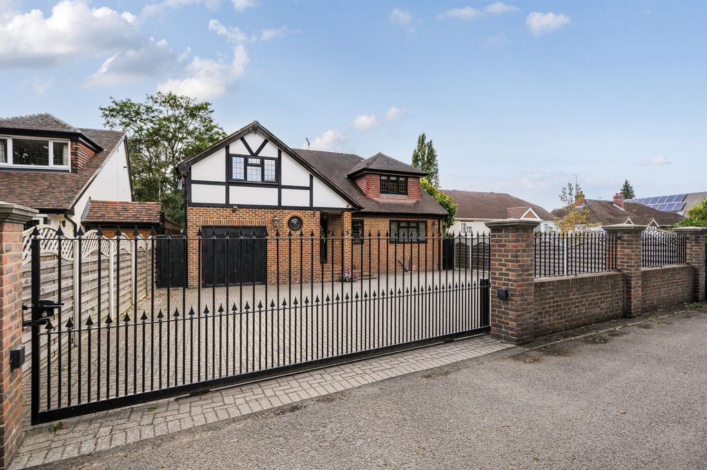 Property photo 1 of 18