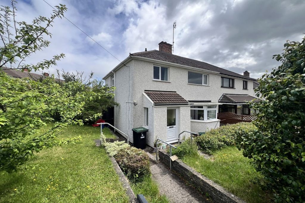 Property photo 1 of 18