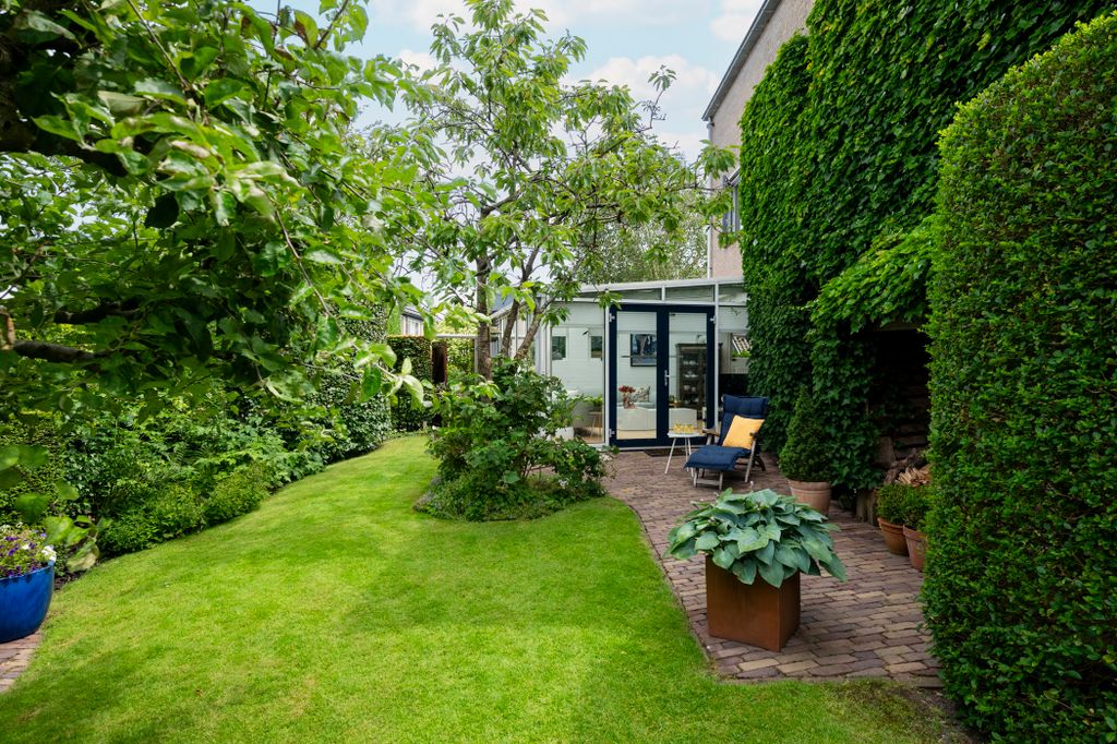 Property photo 2 of 56