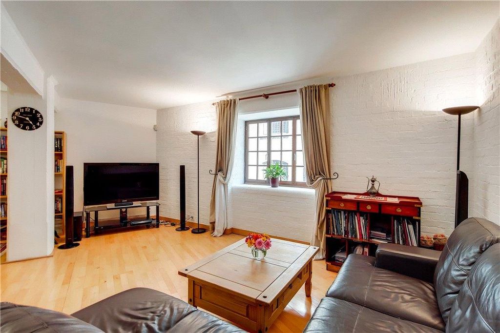 Property photo 2 of 9 Cnw190083_09.Jpg