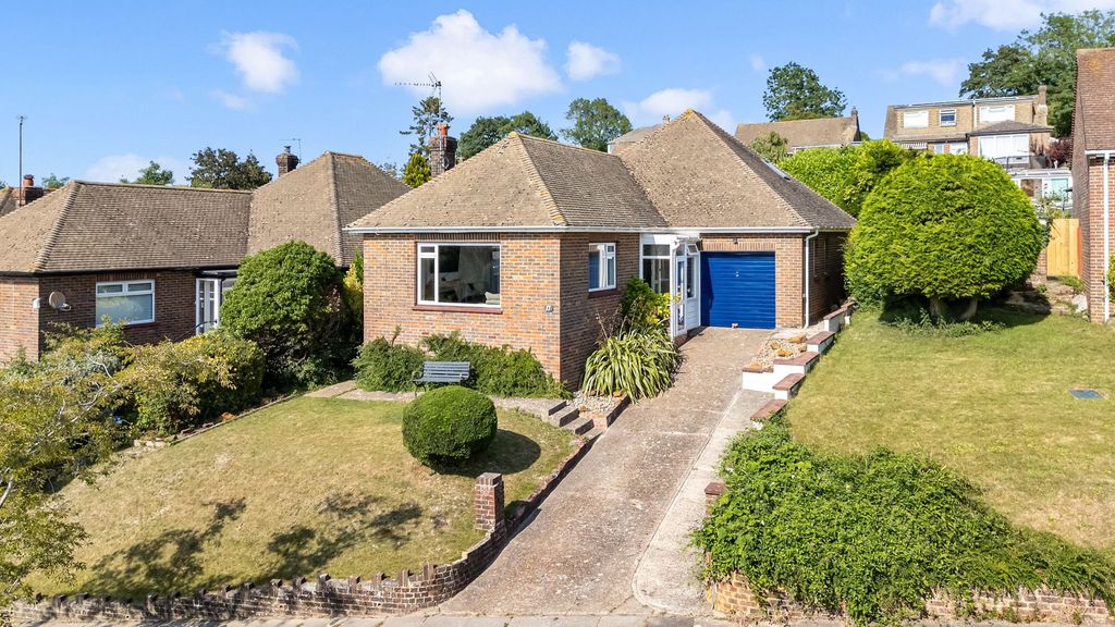 Property photo 1 of 31