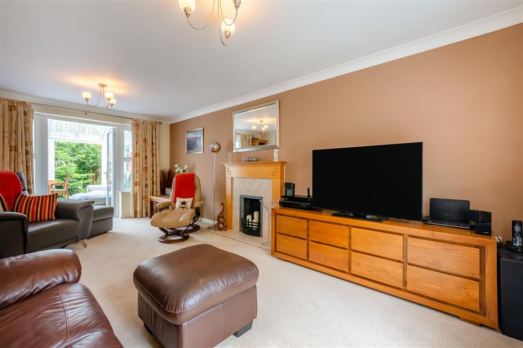 Property photo 3 of 22 8698187-Interior14.Jpg