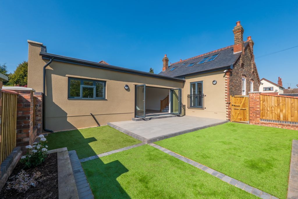 Property photo 3 of 23