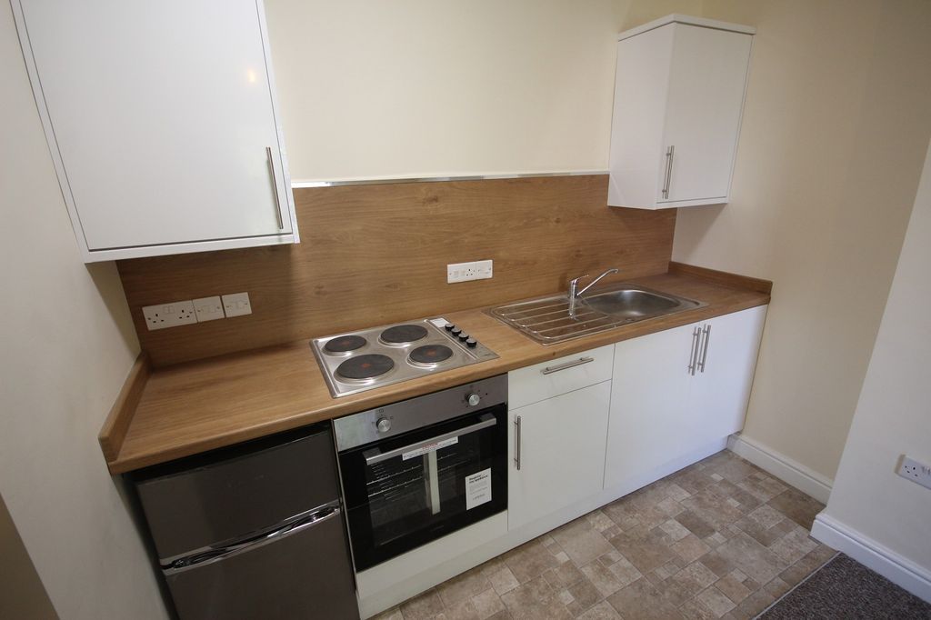 Property photo 3 of 6 Kitchen