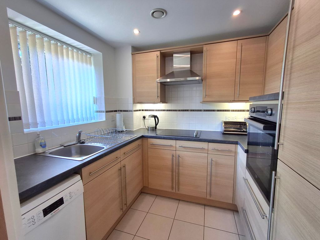 Property photo 2 of 10 Kitchen