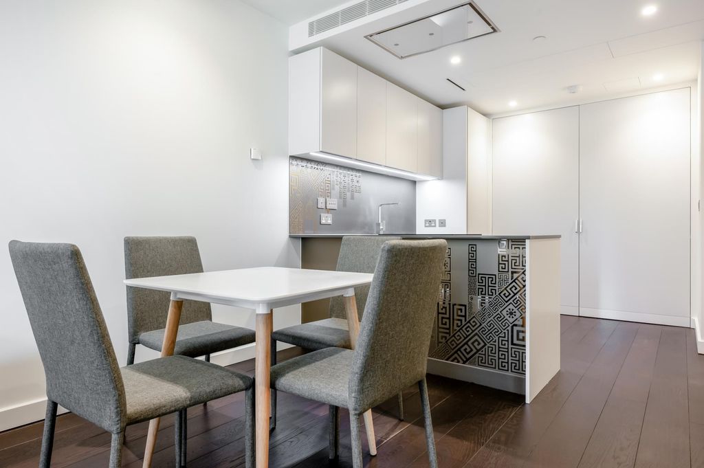 Property photo 3 of 25