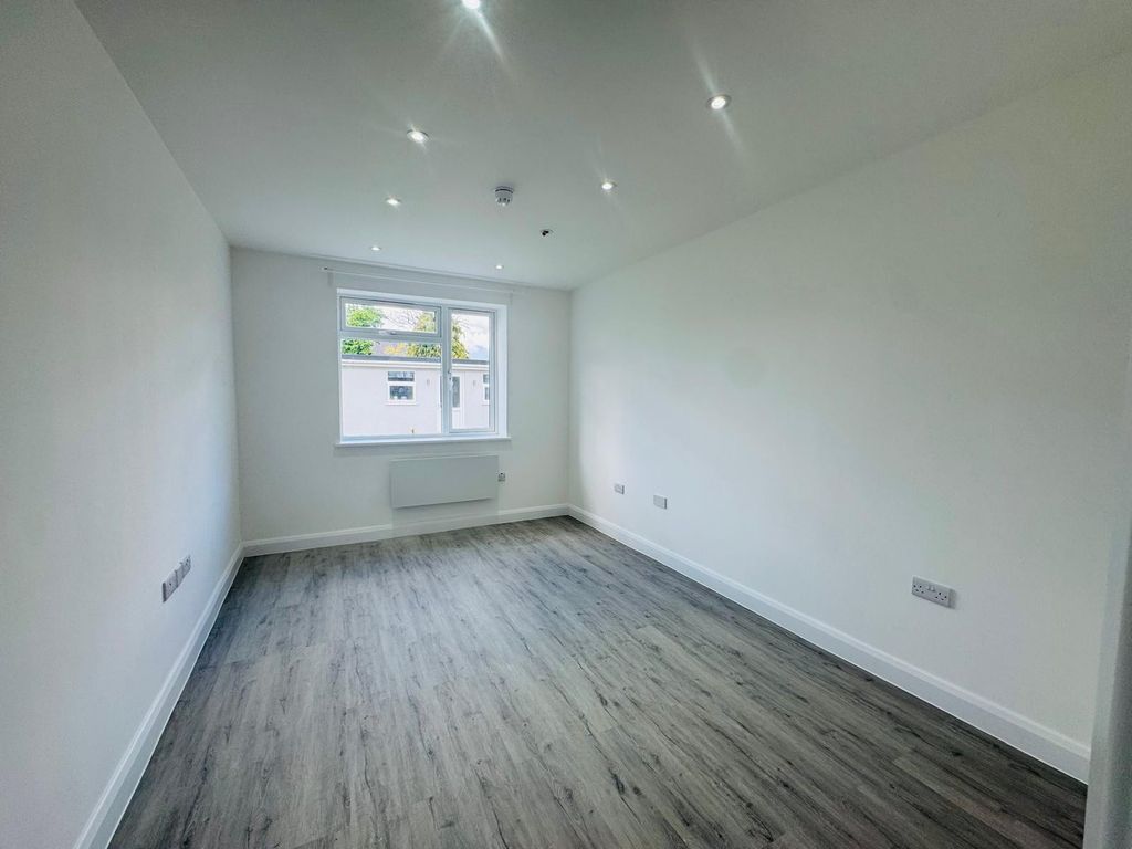 Property photo 2 of 3