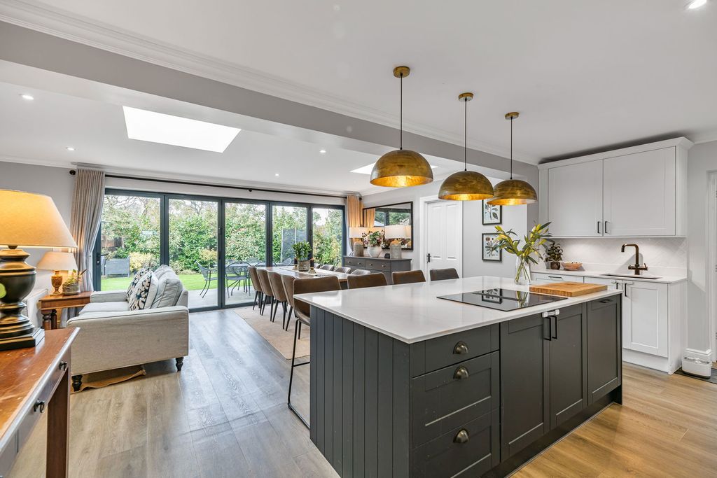 Property photo 3 of 18