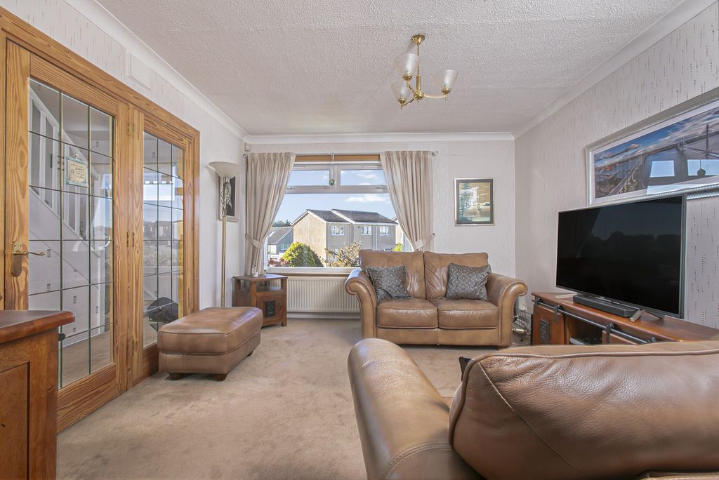 Property photo 2 of 26