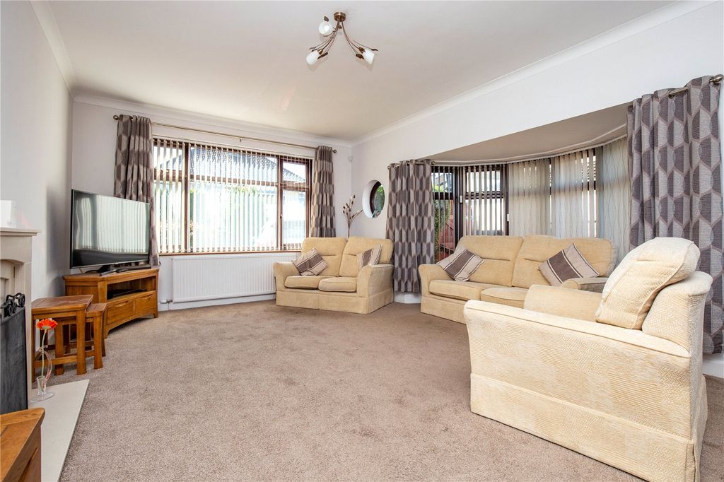 Property photo 3 of 16 Picture 3