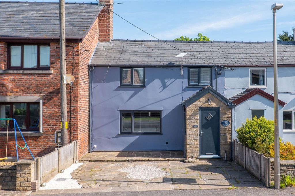 Property photo 1 of 25 Front External